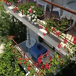 招待所 In With Balcony, Air Conditioning, Wifi 5188-8 Sukošan