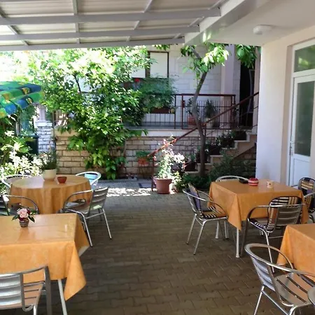 게스트하우스 In With Balcony, Air Conditioning, Wifi 5188-8