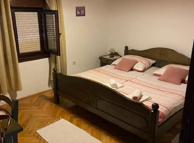 Gostinjska kuća In With Balcony, Air Conditioning, Wifi 5188-8