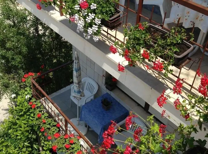 Gostinjska kuća In With Balcony, Air Conditioning, Wifi 5188-8 Sukosan